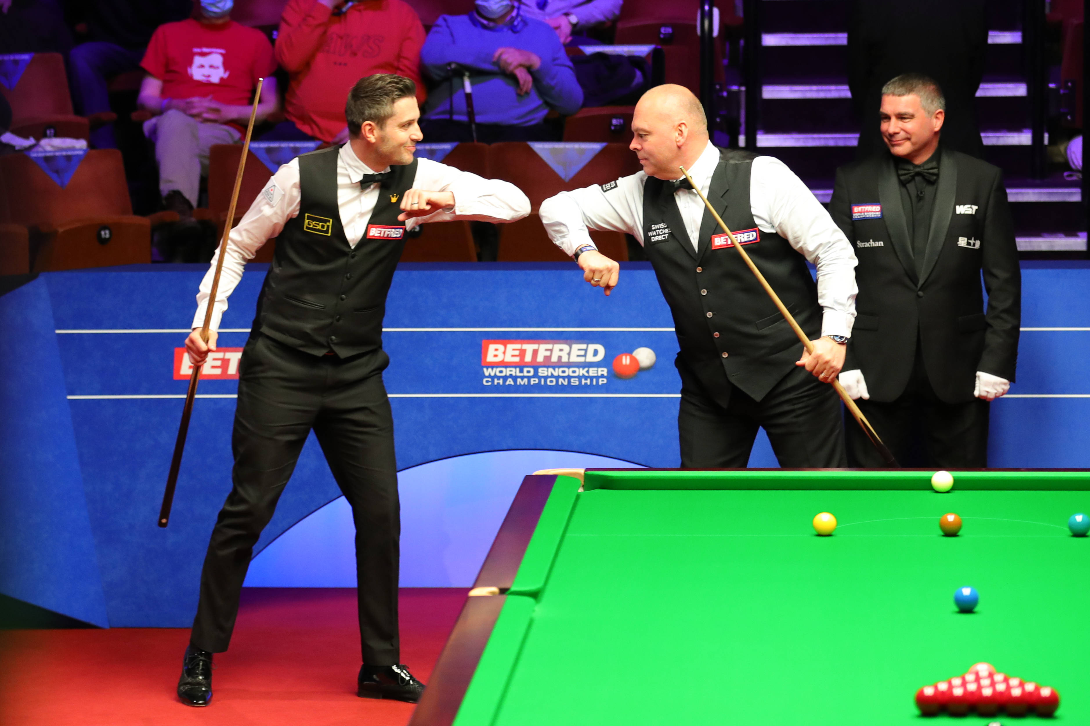 观众席的加 观众席的加